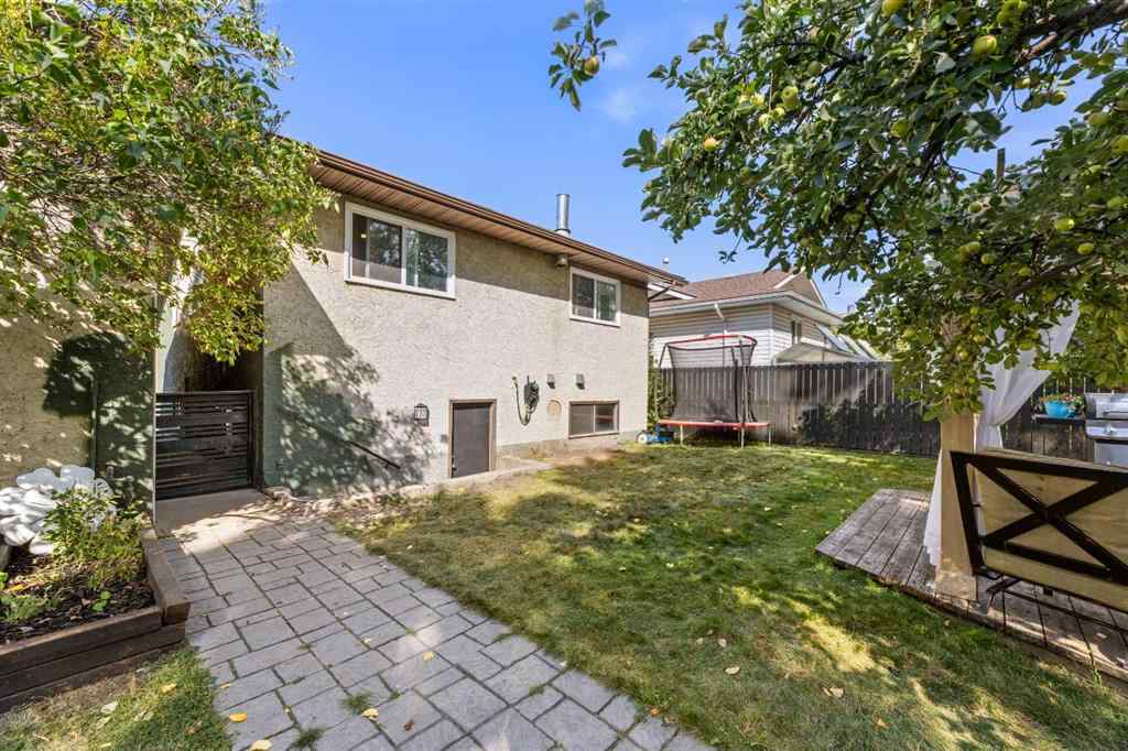 MLS® A2249792 - 6017 Ash Street  in NONE Olds, Residential