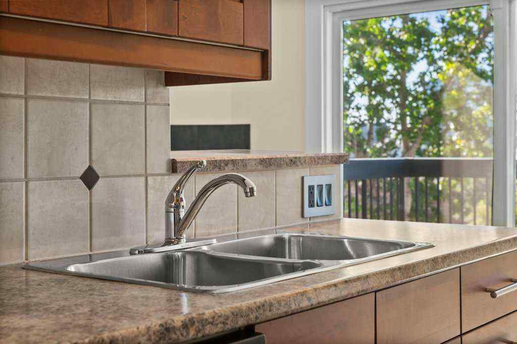 MLS® A2249794 - Unit #303 409 1 Avenue NE in Crescent Heights Calgary, Residential