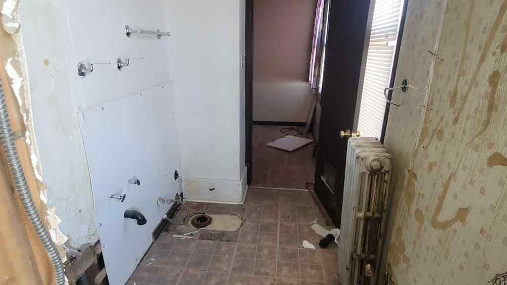 MLS® A2249801 - 4918 50 Avenue  in NONE Castor, Commercial