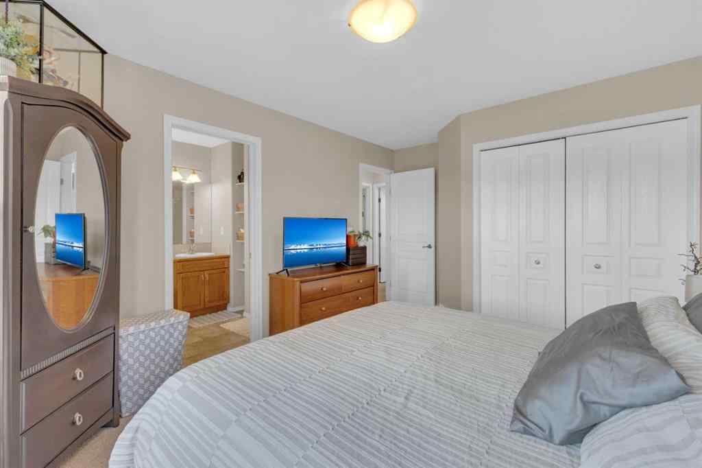 MLS® A2249804 - 37 Reynolds Road  in Ryders Ridge Sylvan Lake, Residential