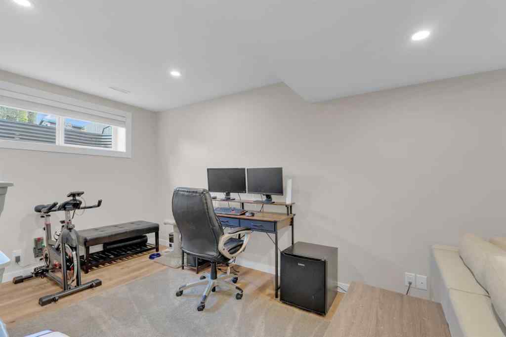 MLS® A2249804 - 37 Reynolds Road  in Ryders Ridge Sylvan Lake, Residential