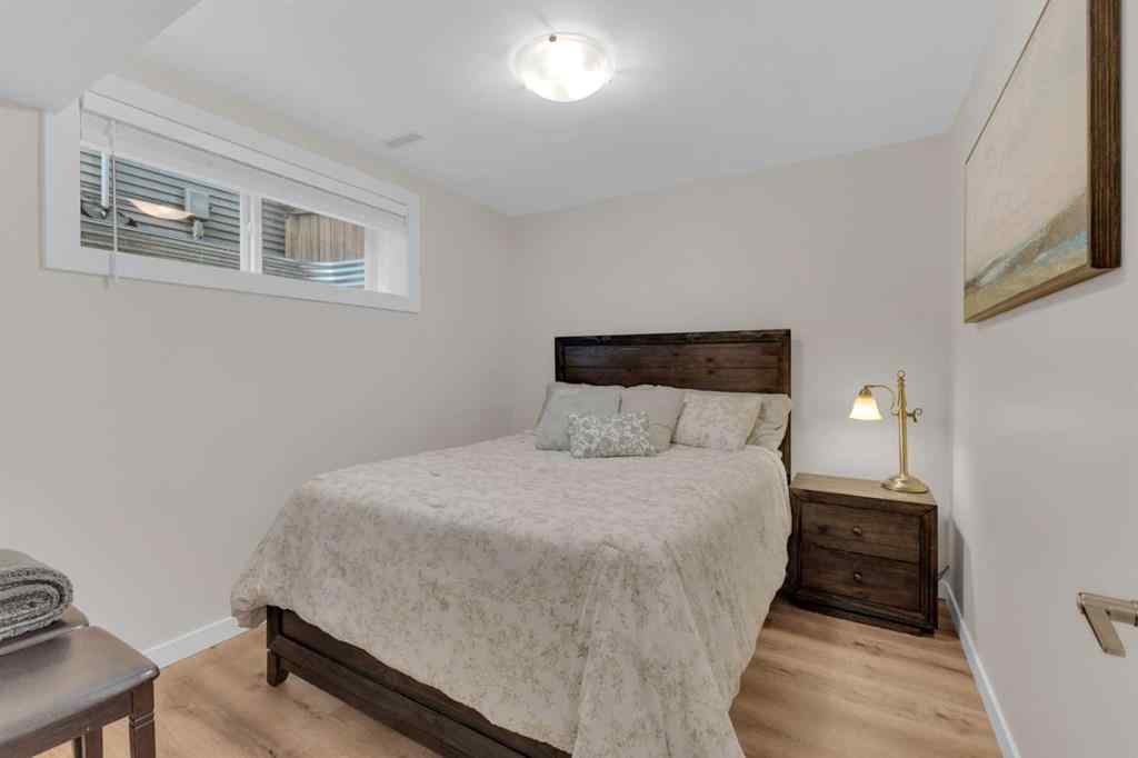 MLS® A2249804 - 37 Reynolds Road  in Ryders Ridge Sylvan Lake, Residential