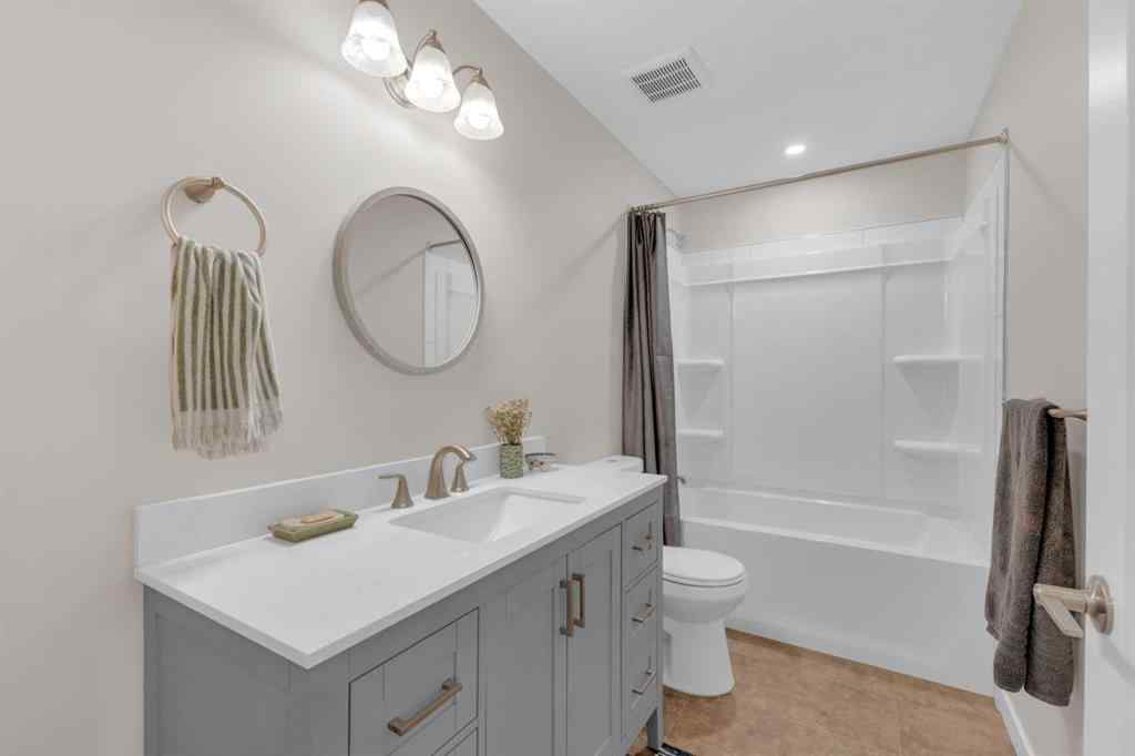 MLS® A2249804 - 37 Reynolds Road  in Ryders Ridge Sylvan Lake, Residential