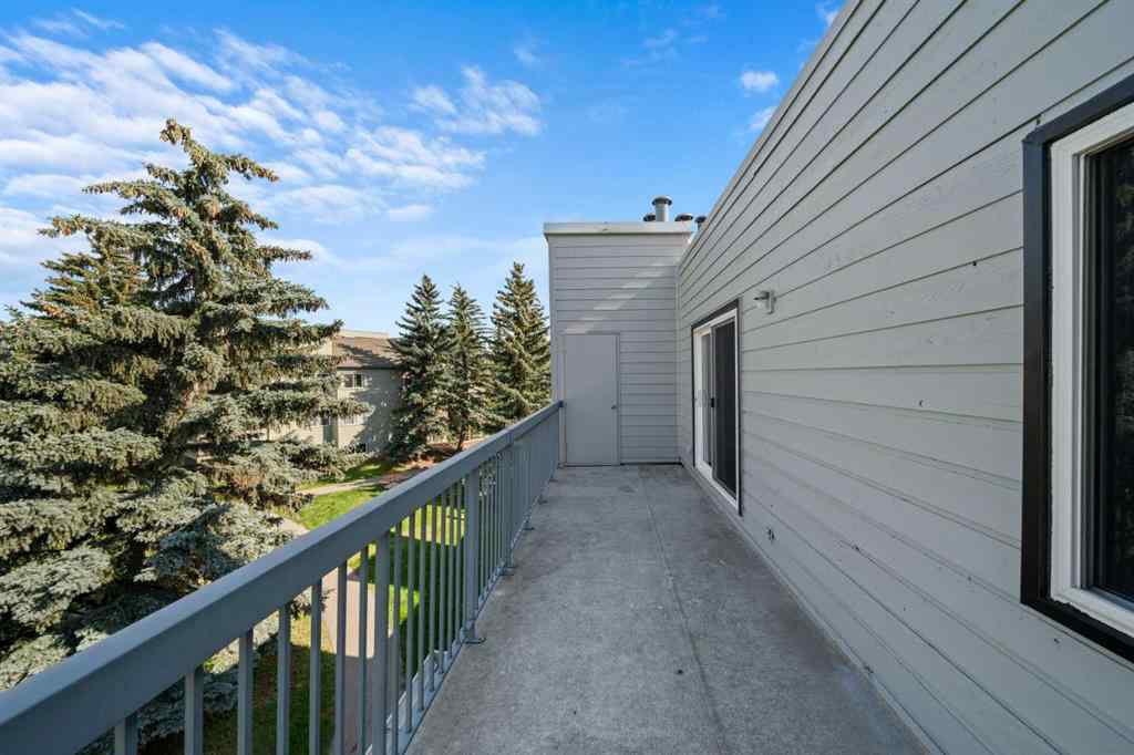 MLS® A2249827 - Unit #2465 70 Glamis Drive SW in Glamorgan Calgary, Residential