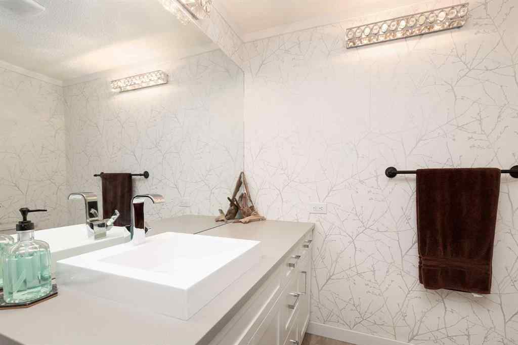 MLS® A2249831 - 2931 29 Avenue S in Parkbridge Estates Lethbridge, Mobile