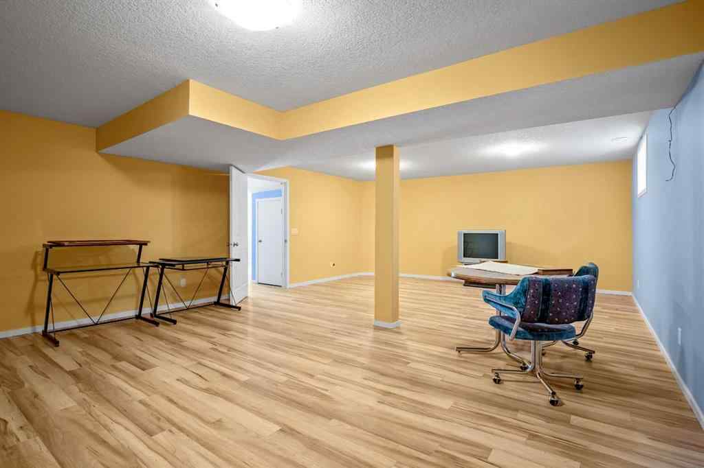 MLS® A2249833 - 1709 4 Avenue SE in Sunshine Meadow High River, Residential
