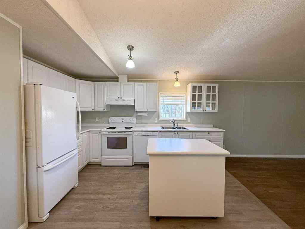 MLS® A2249835 - Unit #13 5800 46 Street  in NONE Olds, Mobile