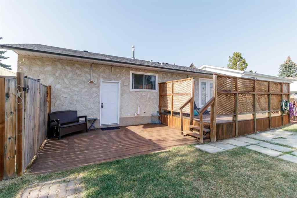 MLS® A2249853 - 49 Sylvan Drive  in Lakeview Heights Sylvan Lake, Residential