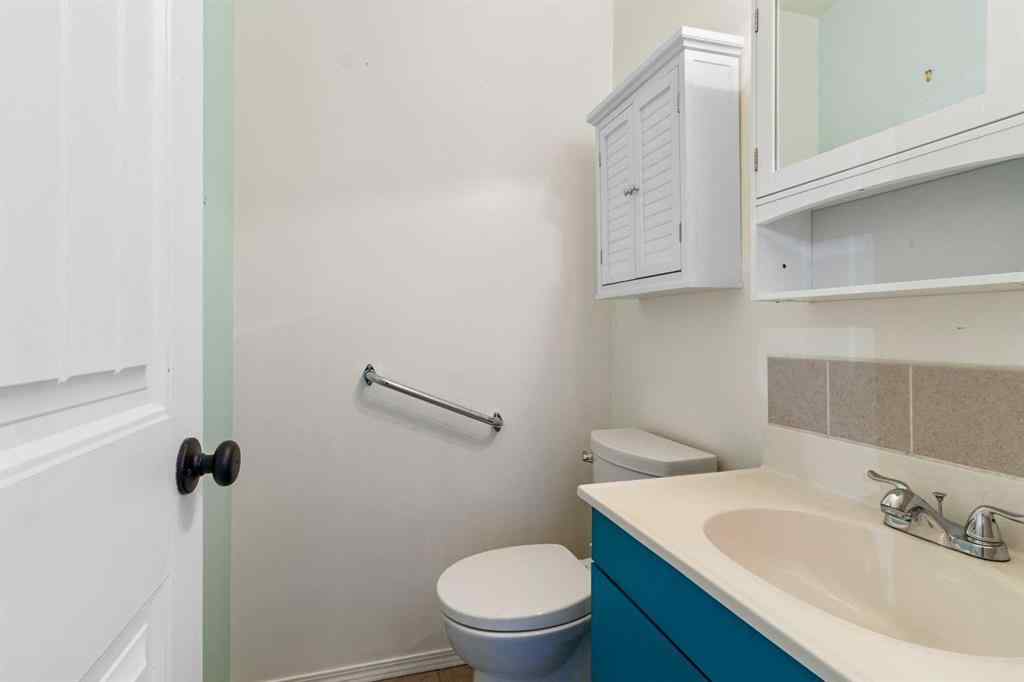 MLS® A2249853 - 49 Sylvan Drive  in Lakeview Heights Sylvan Lake, Residential