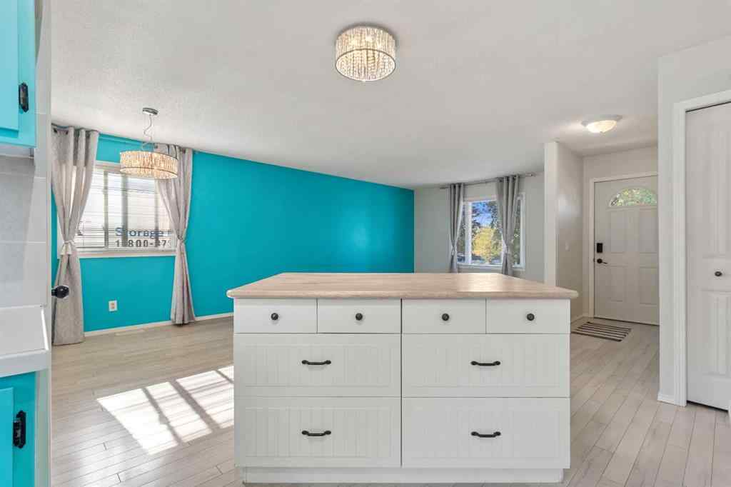 MLS® A2249853 - 49 Sylvan Drive  in Lakeview Heights Sylvan Lake, Residential