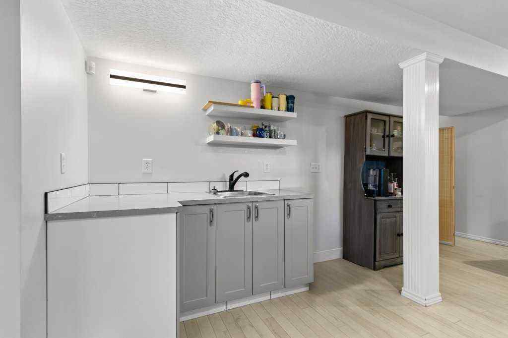 MLS® A2249853 - 49 Sylvan Drive  in Lakeview Heights Sylvan Lake, Residential