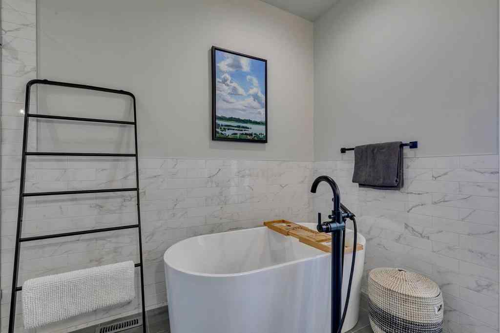 MLS® A2249869 - 618 Burns Avenue SE in Ramsay Calgary, Residential