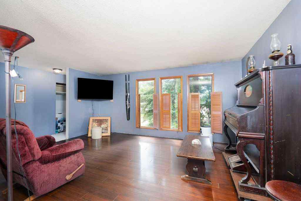 MLS® A2249884 - 208 Railway Avenue  in NONE Veteran, Residential