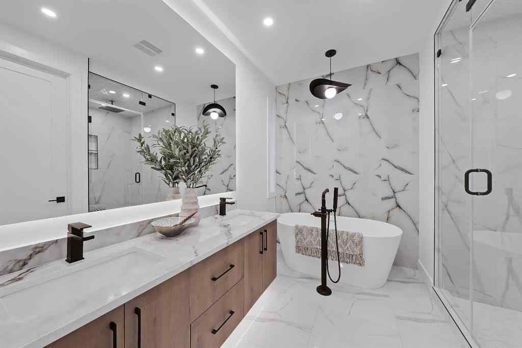 MLS® A2249885 - 2718 5 Avenue NW in West Hillhurst Calgary, Residential