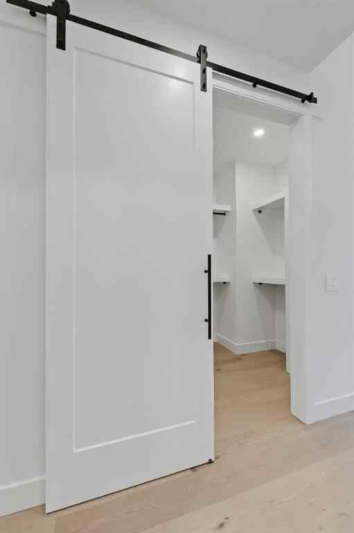 MLS® A2249885 - 2718 5 Avenue NW in West Hillhurst Calgary, Residential