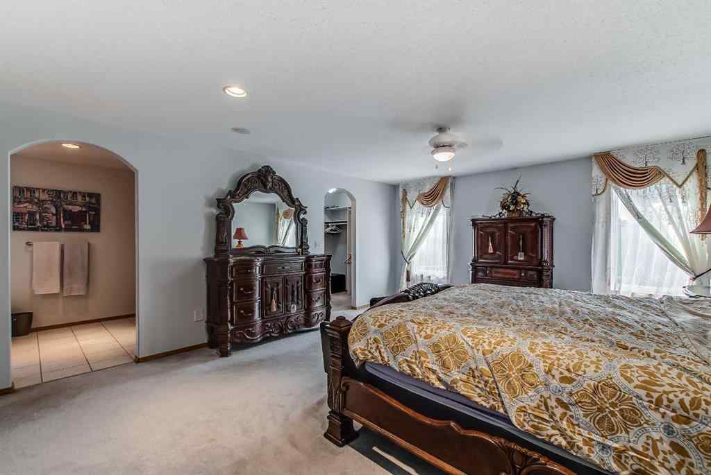 MLS® A2249889 - 23 Chinook Place SW in SW Hill Medicine Hat, Residential