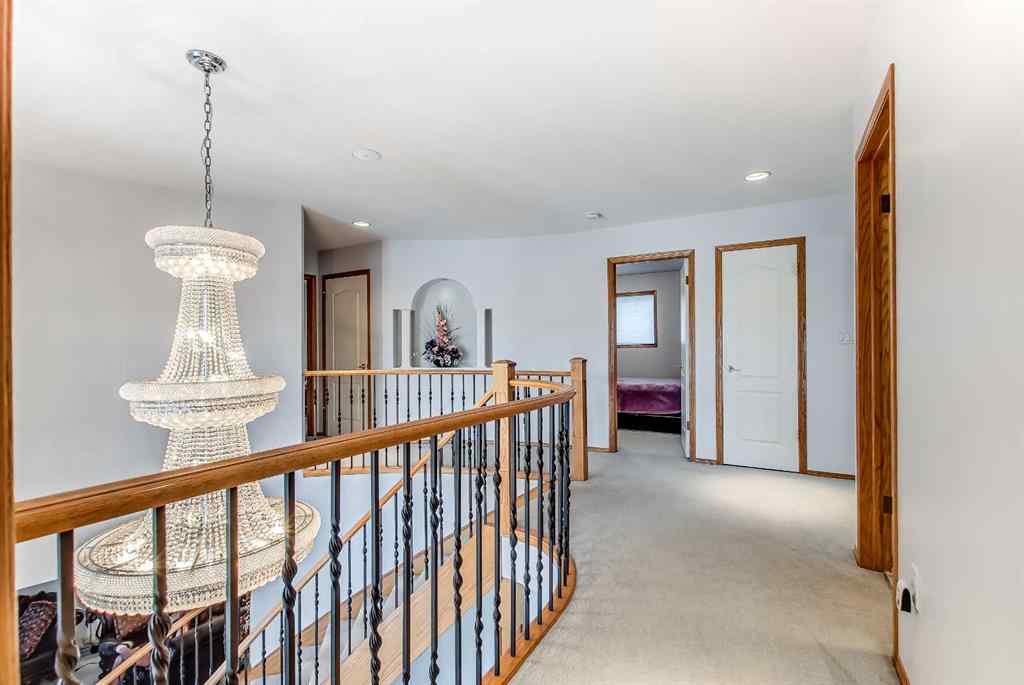 MLS® A2249889 - 23 Chinook Place SW in SW Hill Medicine Hat, Residential