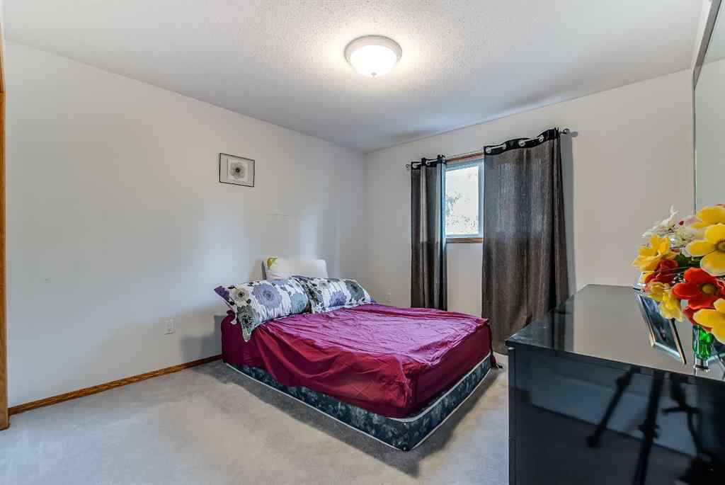 MLS® A2249889 - 23 Chinook Place SW in SW Hill Medicine Hat, Residential