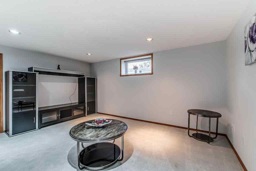 MLS® A2249889 - 23 Chinook Place SW in SW Hill Medicine Hat, Residential