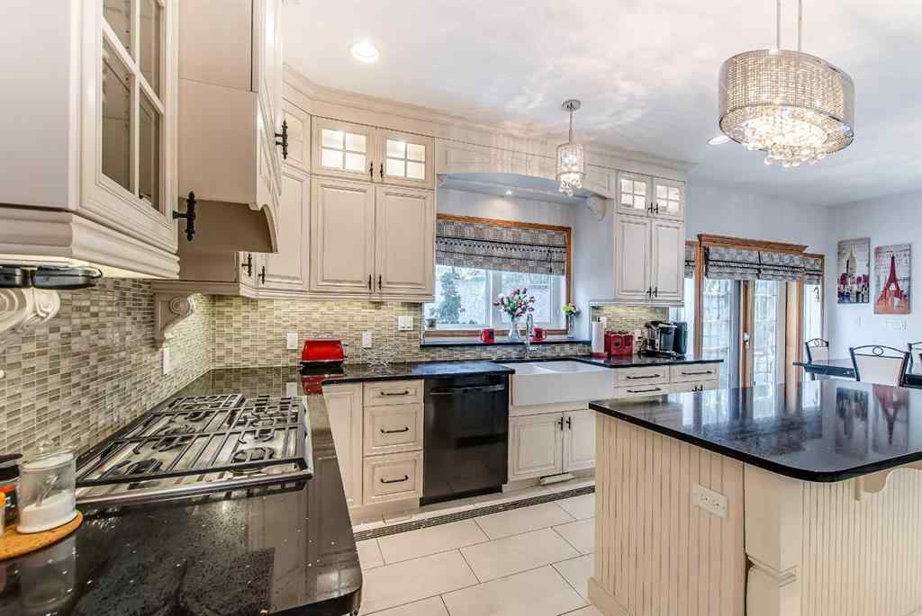 MLS® A2249889 - 23 Chinook Place SW in SW Hill Medicine Hat, Residential
