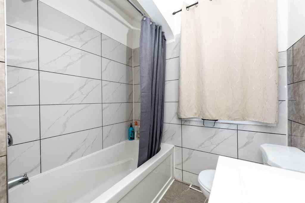MLS® A2249892 - 424 8 Avenue NE in Renfrew Calgary, Residential
