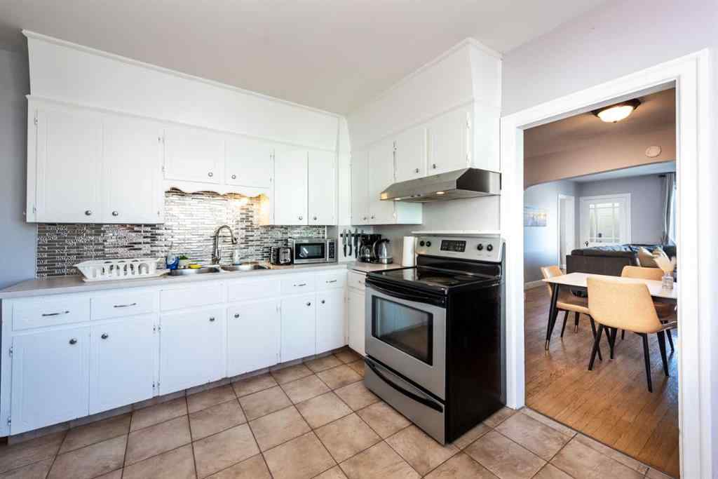 MLS® A2249892 - 424 8 Avenue NE in Renfrew Calgary, Residential