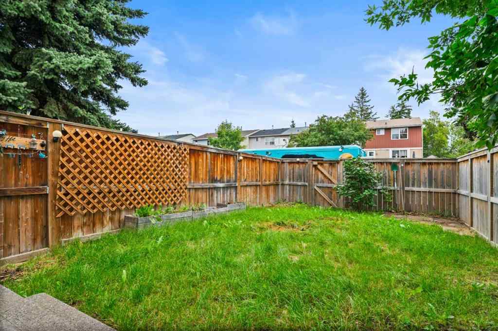 MLS® A2249909 - Unit #3 100 Pennsylvania Road SE in Penbrooke Meadows Calgary, Residential