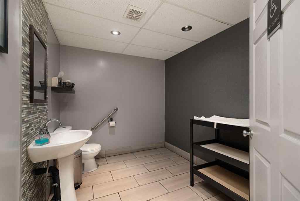 MLS® A2249925 - 4809 and 4811 49 Avenue  in Central Business District Lloydminster, Commercial