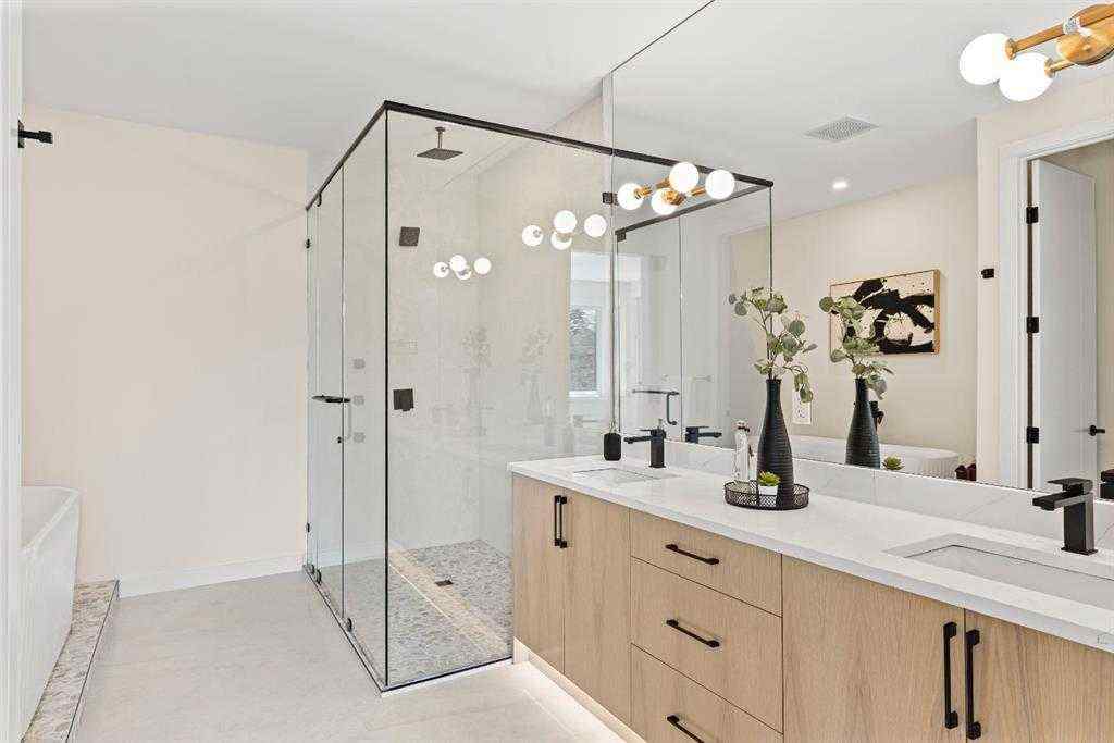 MLS® A2249932 - 726 25 Avenue NW in Mount Pleasant Calgary, Residential