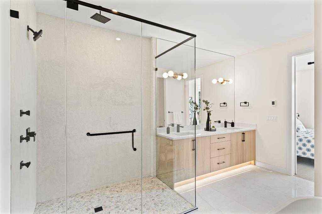 MLS® A2249932 - 726 25 Avenue NW in Mount Pleasant Calgary, Residential