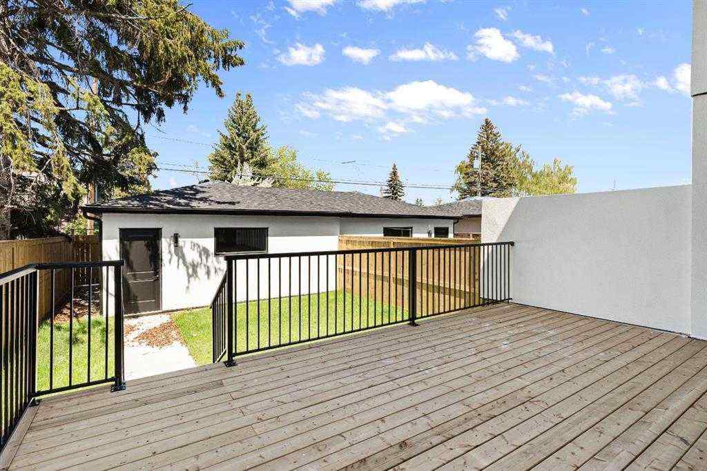 MLS® A2249932 - 726 25 Avenue NW in Mount Pleasant Calgary, Residential