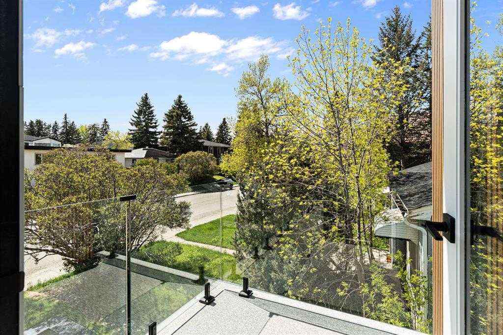 MLS® A2249932 - 726 25 Avenue NW in Mount Pleasant Calgary, Residential