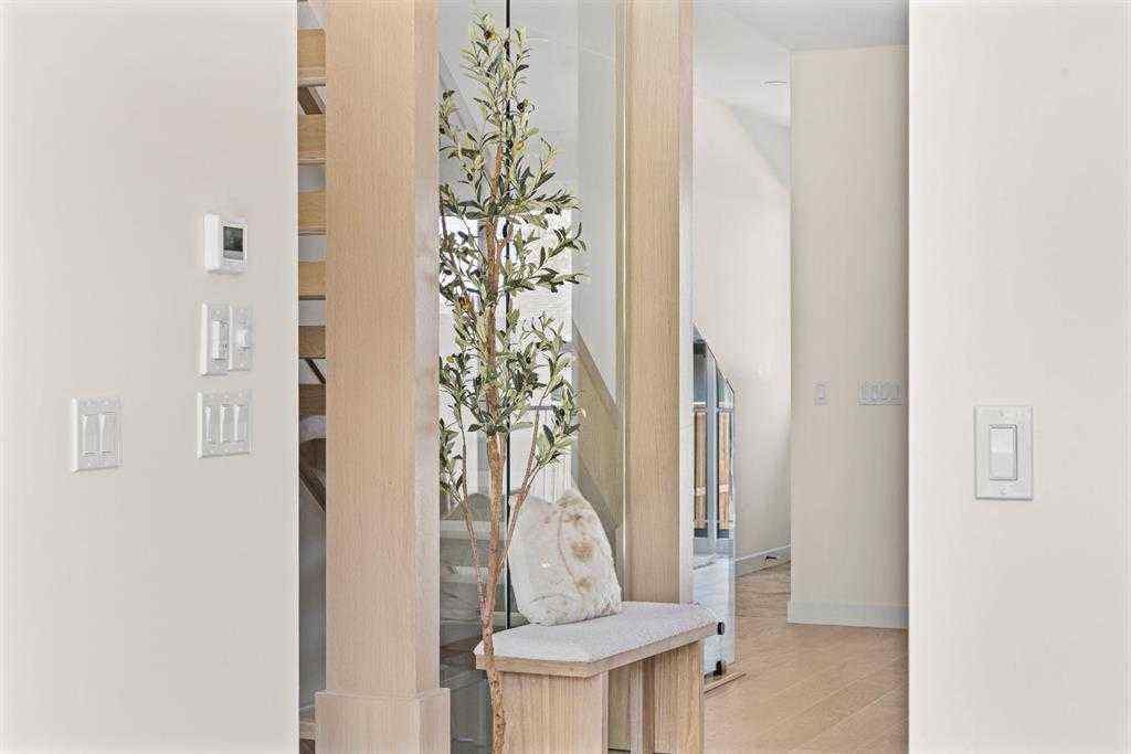 MLS® A2249932 - 726 25 Avenue NW in Mount Pleasant Calgary, Residential