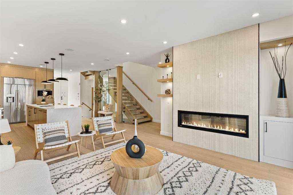 MLS® A2249932 - 726 25 Avenue NW in Mount Pleasant Calgary, Residential
