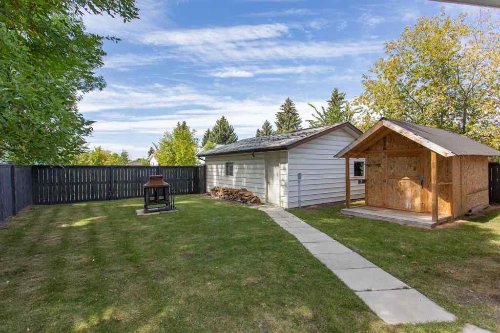 MLS® A2249968 - 6308 61 Avenue  in Highland Green Red Deer, Residential