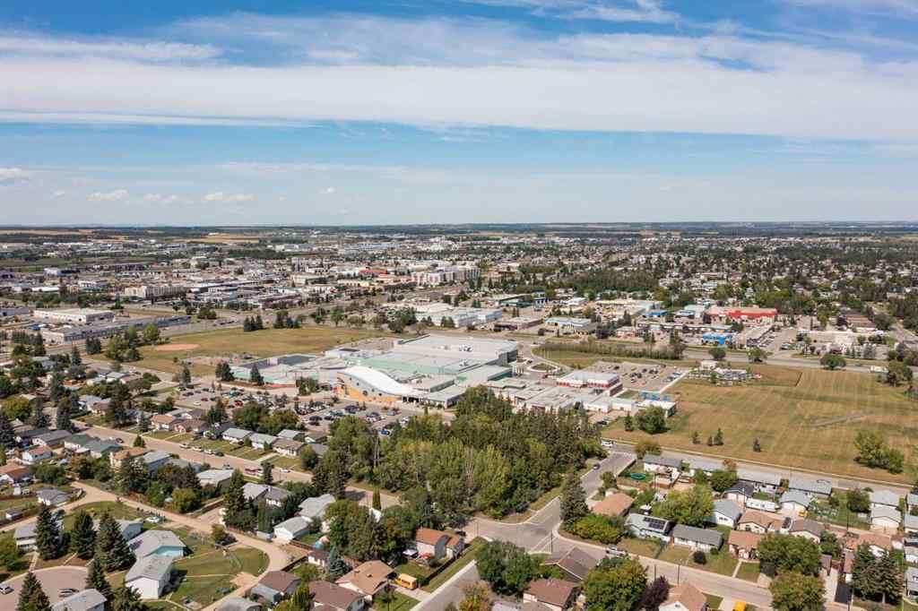 MLS® A2249968 - 6308 61 Avenue  in Highland Green Red Deer, Residential