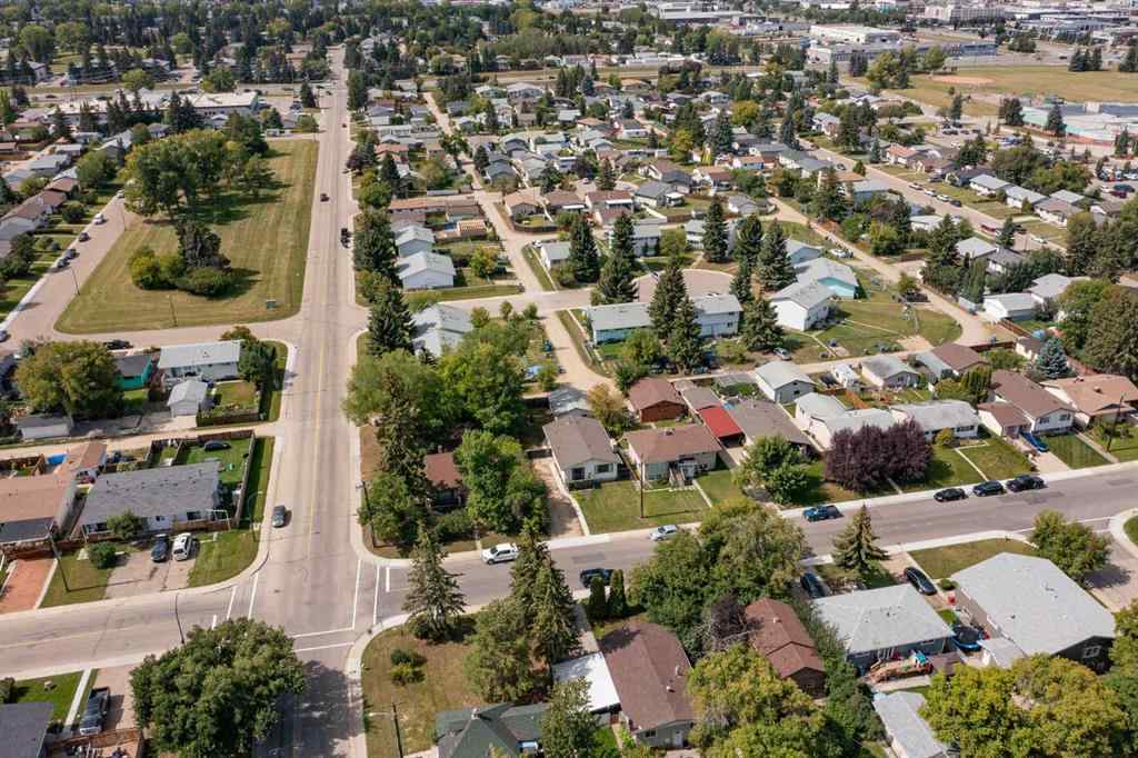 MLS® A2249968 - 6308 61 Avenue  in Highland Green Red Deer, Residential
