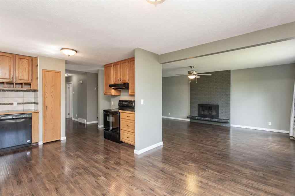 MLS® A2249968 - 6308 61 Avenue  in Highland Green Red Deer, Residential
