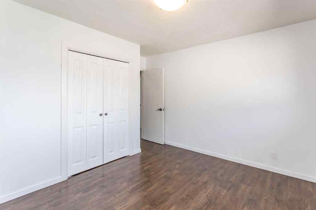 MLS® A2249968 - 6308 61 Avenue  in Highland Green Red Deer, Residential