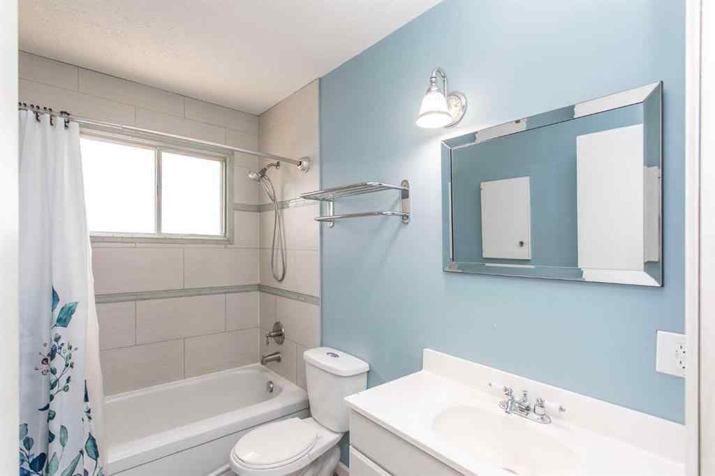 MLS® A2249968 - 6308 61 Avenue  in Highland Green Red Deer, Residential