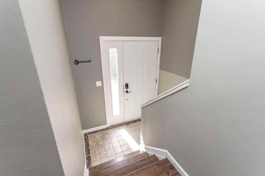 MLS® A2249968 - 6308 61 Avenue  in Highland Green Red Deer, Residential
