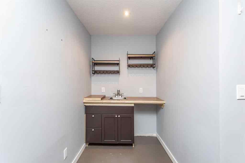 MLS® A2249968 - 6308 61 Avenue  in Highland Green Red Deer, Residential