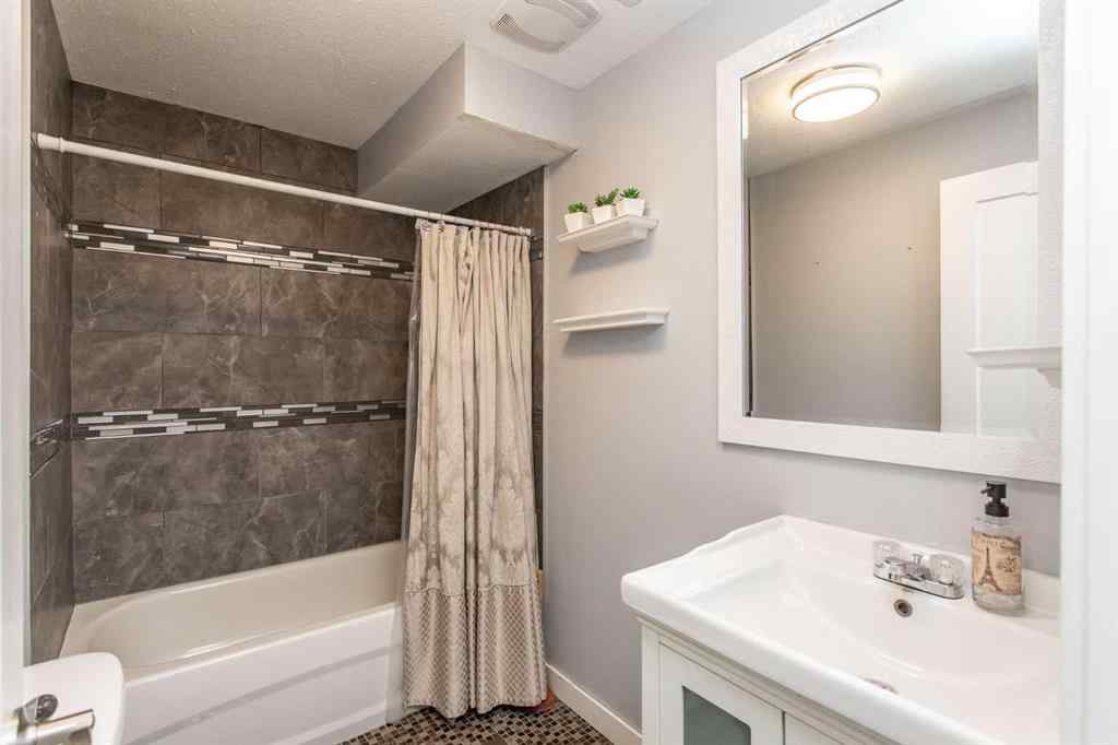 MLS® A2249968 - 6308 61 Avenue  in Highland Green Red Deer, Residential