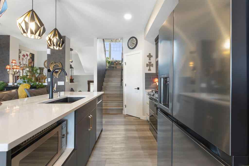 MLS® A2249971 - 255 Heritage Heights  in Heritage Hills Cochrane, Residential