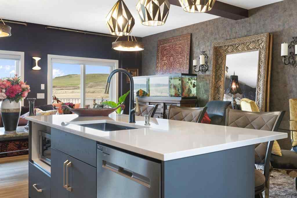 MLS® A2249971 - 255 Heritage Heights  in Heritage Hills Cochrane, Residential