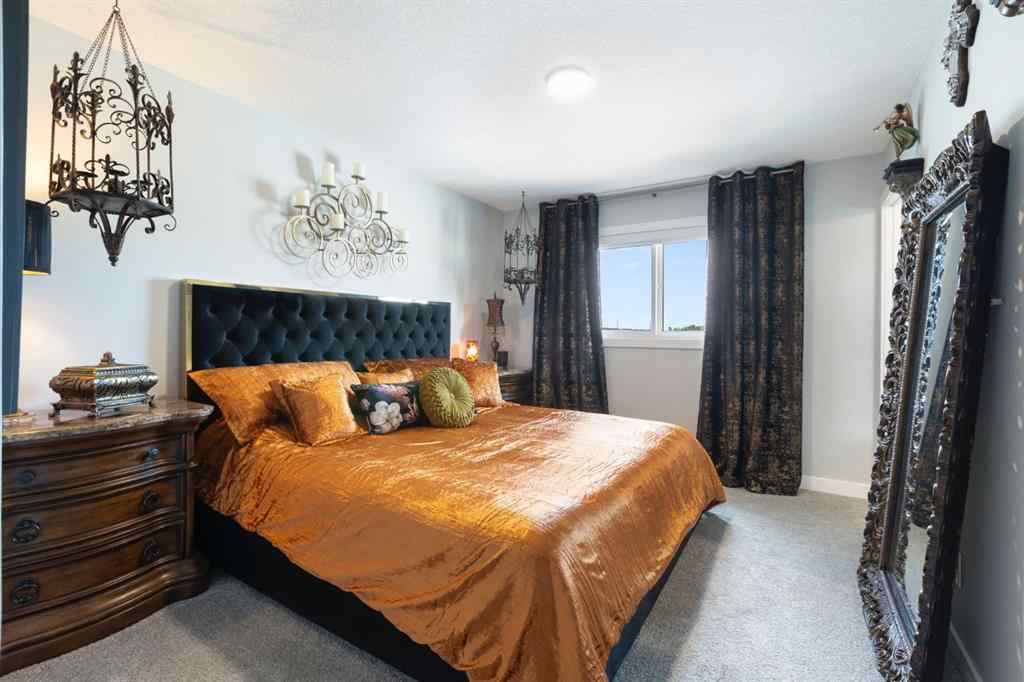 MLS® A2249971 - 255 Heritage Heights  in Heritage Hills Cochrane, Residential