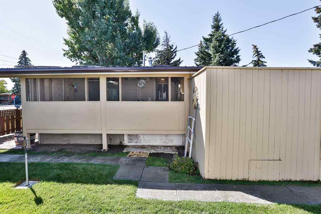 MLS® A2249990 - 301 3rd Avenue  in NONE Warner, Residential