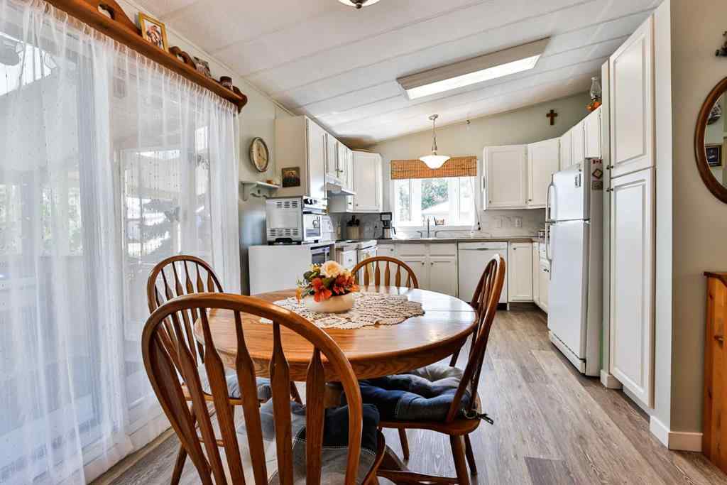 MLS® A2249990 - 301 3rd Avenue  in NONE Warner, Residential