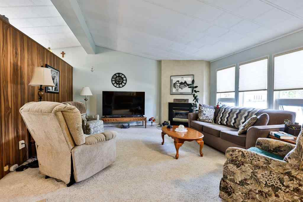 MLS® A2249990 - 301 3rd Avenue  in NONE Warner, Residential
