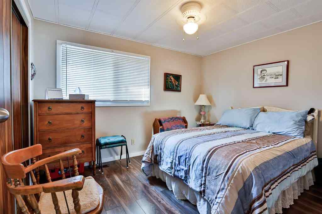 MLS® A2249990 - 301 3rd Avenue  in NONE Warner, Residential